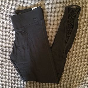 NWT VS Pink Leggings in Black